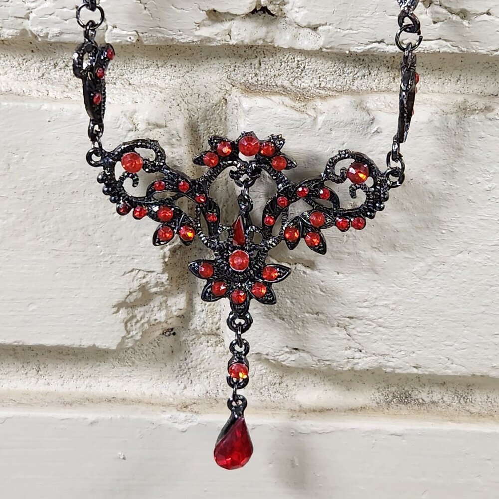 Vintage Womens Red Necklace & Earrings 18"